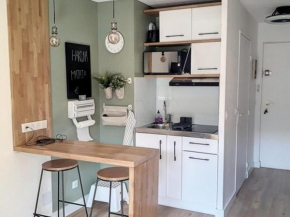 Studio Bormes-les-Mimosas, 1 pièce, 4 personnes - FR-1-610-76